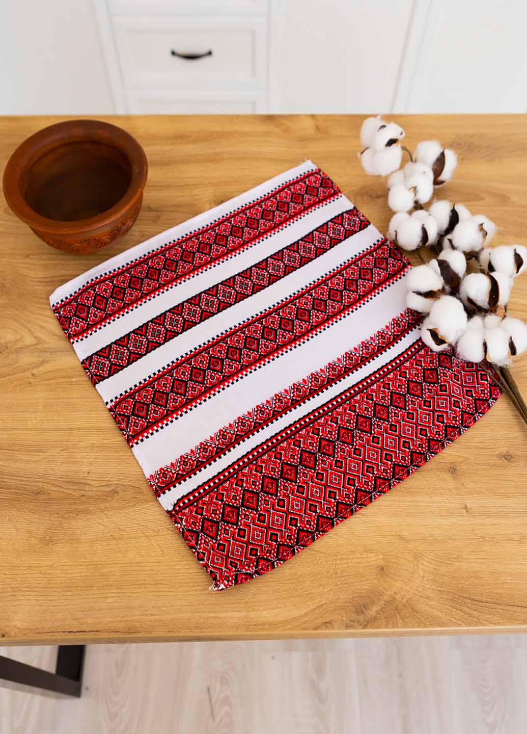 Салфетка вышитая с украинским орнаментом 37х37 см (анс5-1-37)