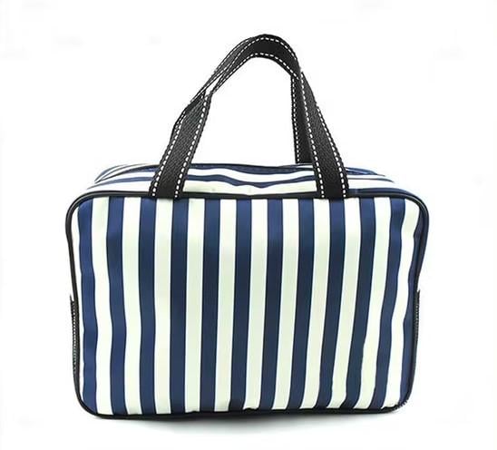 Косметичка дорожная Stripes 26x18x9,5 см (LU000594)