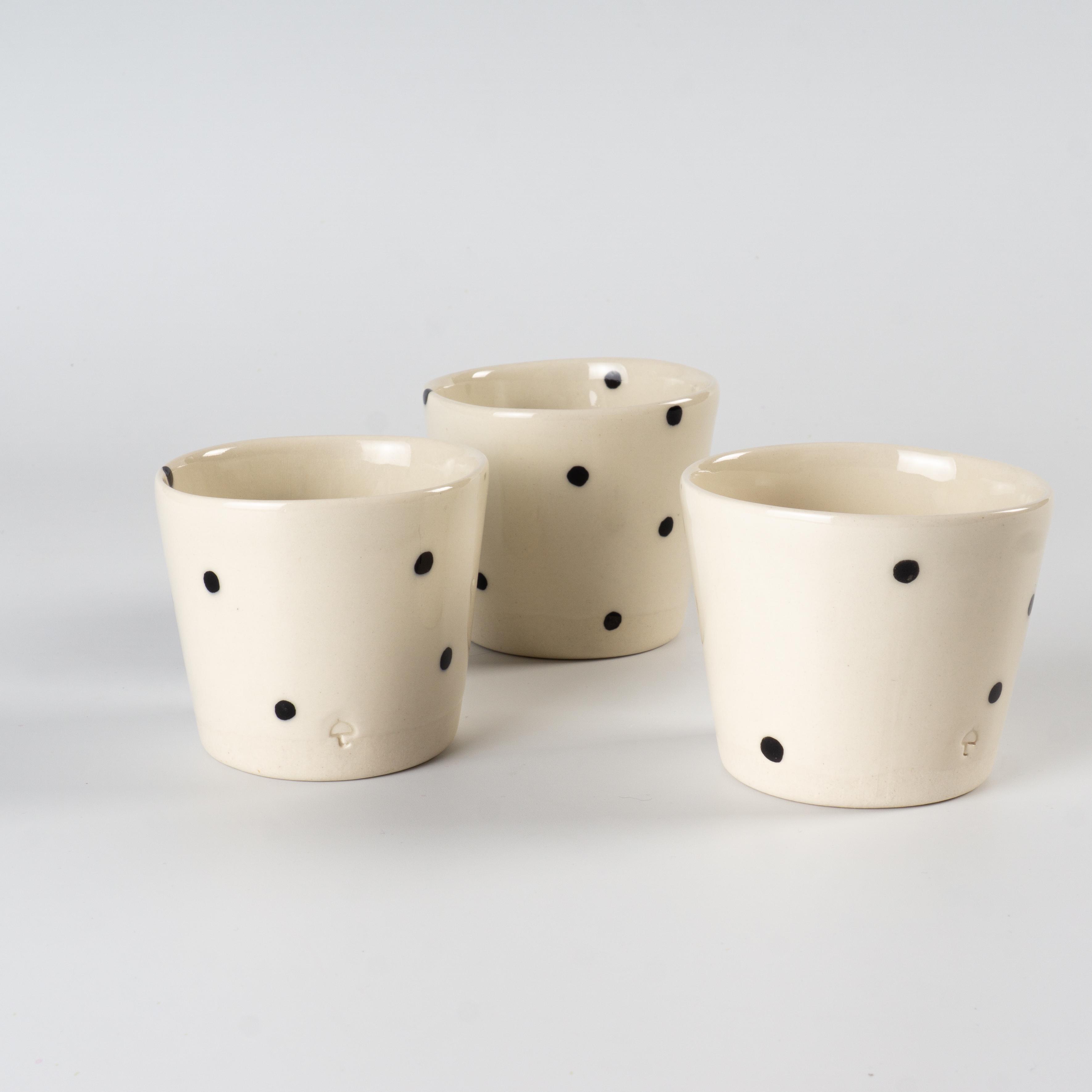 Стаканчик керамічний в чорний горох ручна робота напівпорцеляна 200 мл (PRS-GL-IMG-ONE-I-DOTS) - фото 7 Стаканчик керамічний в чорний горох ручна робота напівпорцеляна 200 мл (PRS-GL-IMG-ONE-I-DOTS) - фото 7