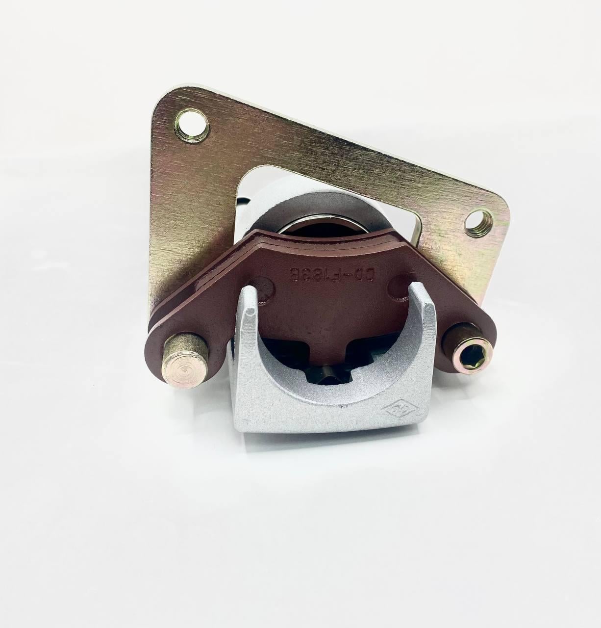 Тормозной суппорт передний левый для квадроциклов CFMoto 500/600/800 9010-080700 (LO65) Тормозной суппорт передний левый для квадроциклов CFMoto 500/600/800 9010-080700 (LO65)