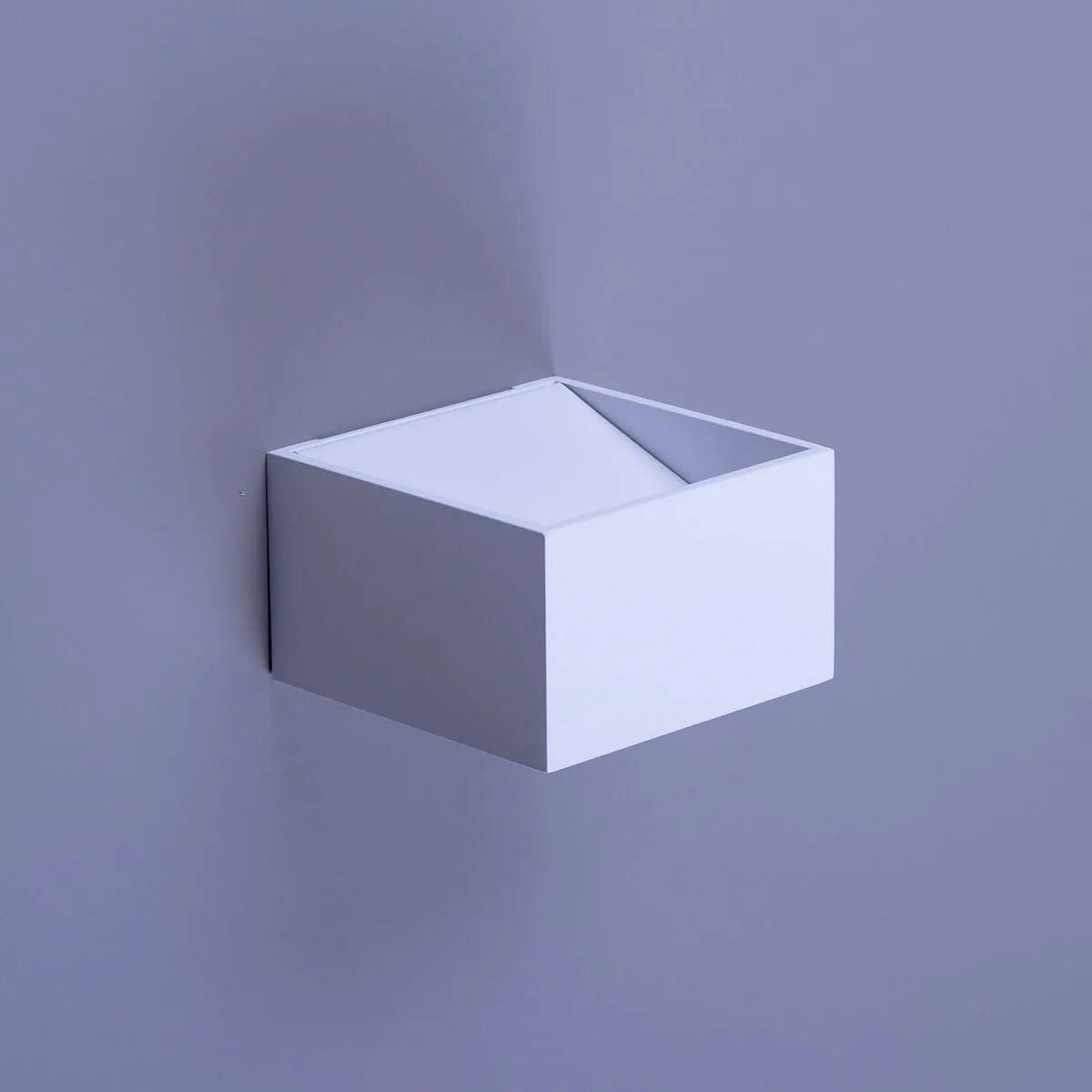 Cвітильник настінний MJ-Light 9008 3000K WH (00087) Cвітильник настінний MJ-Light 9008 3000K WH (00087)