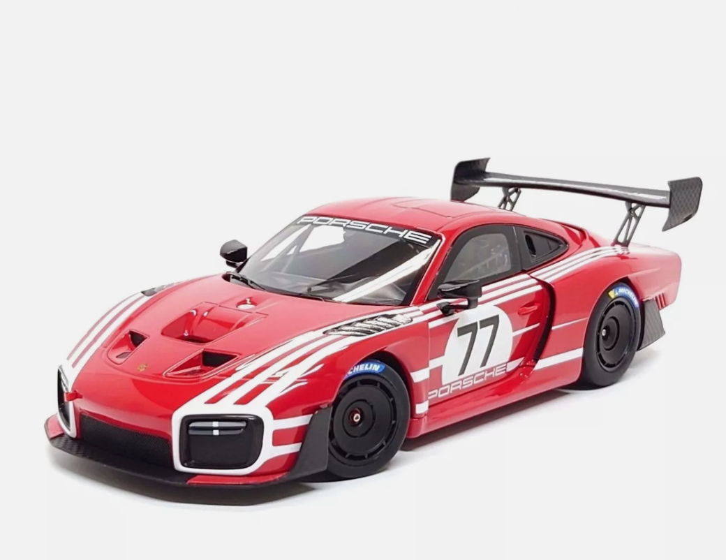 Модель автомобіля Minichamps Porsche 935/19 №77 911 GT2 RS Clubsport Salzburg Limited Edition 1:18 (155067577)