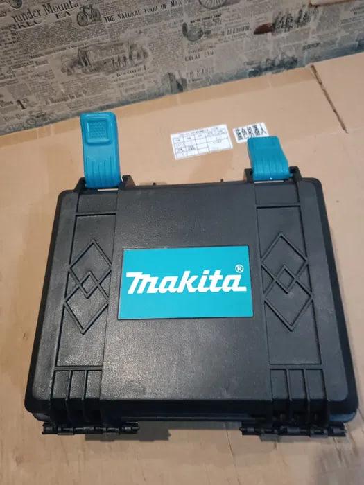 Рівень лазерний Макіта 4D 16 ліній 360° самовирівнюючий з триногами - фото 3 Рівень лазерний Макіта 4D 16 ліній 360° самовирівнюючий з триногами - фото 3