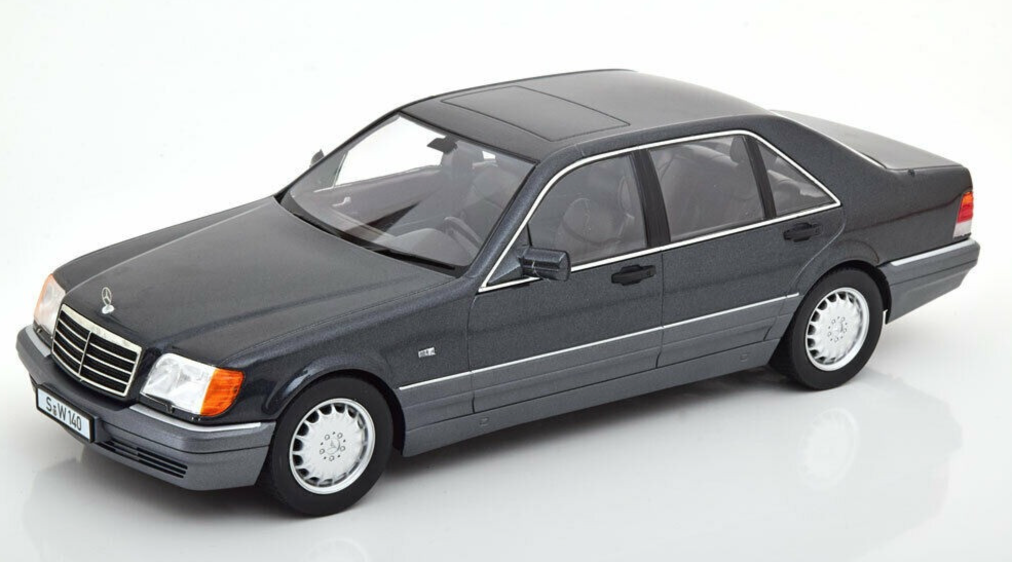 Модель автомобиля iScale 1:18 Mercedes-Benz S500 W140 Dark Grey (11800000048)
