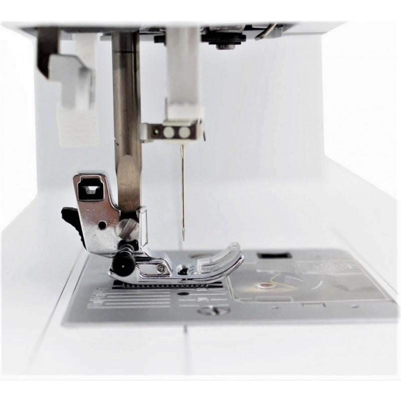 Швейно-вишивальна машина Bernina Bernette Chicago 7 - фото 9