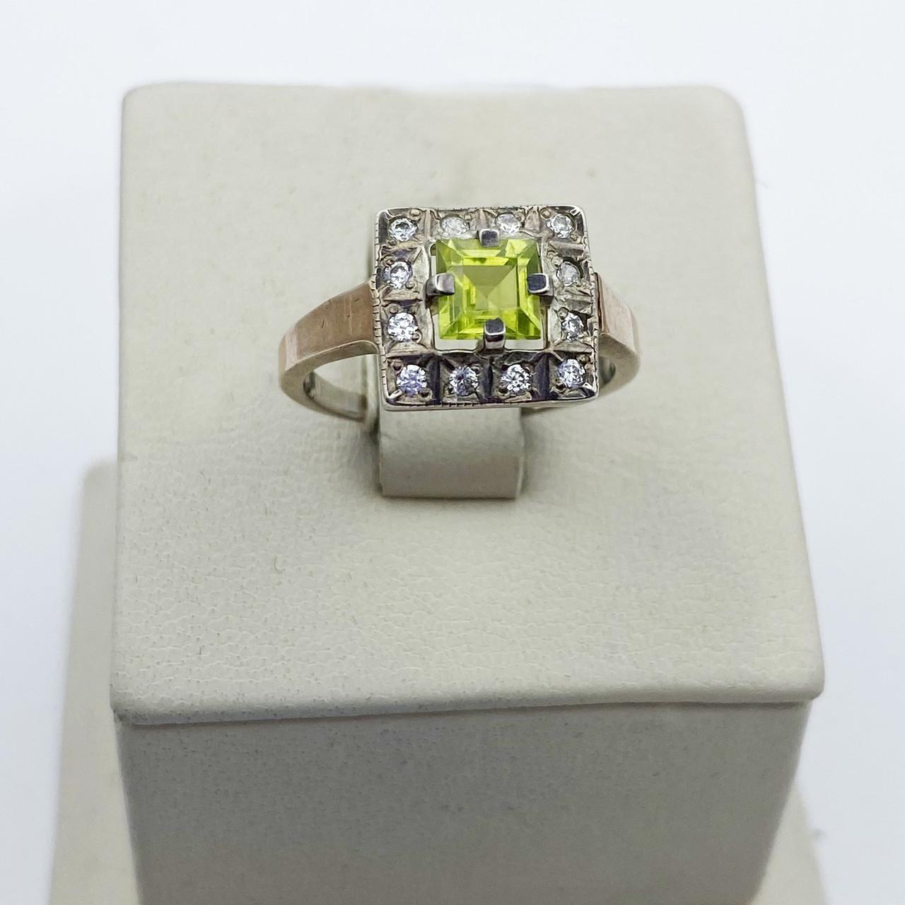 Кольцо серебряное с хризолитом р. 16,5 3,01 г (1991117787)