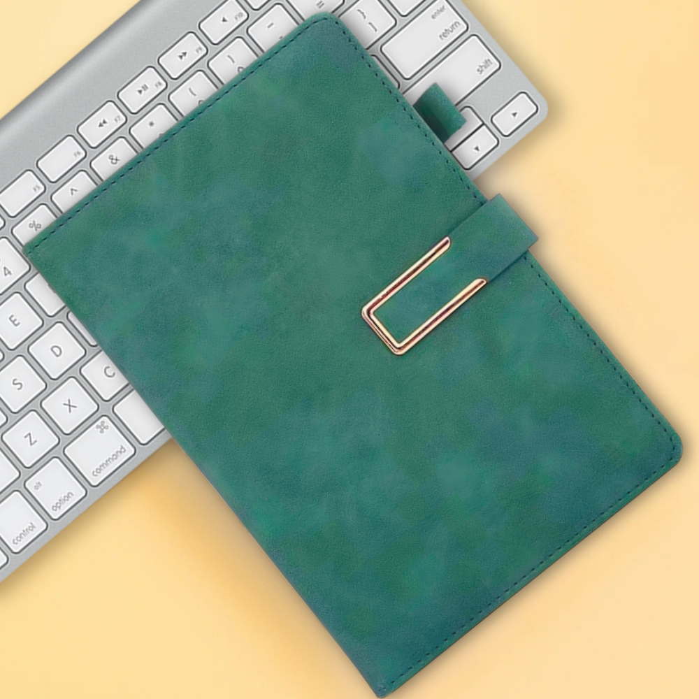 Дневник планер с ручкой на 100 листов в мягкой обложке формат А5 Зеленый - фото 1 Дневник планер с ручкой на 100 листов в мягкой обложке формат А5 Зеленый - фото 1