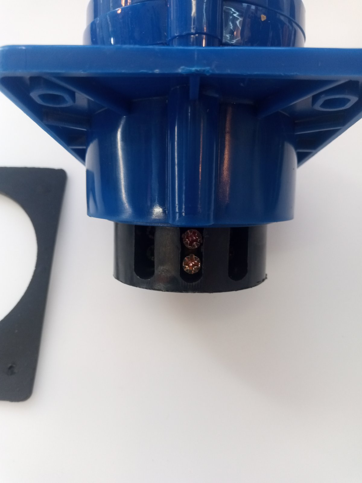 Гнездо врезное Lemanso LM2023 32А/3п 220-240V IP44 Синий (lm2023) - фото 4 Гнездо врезное Lemanso LM2023 32А/3п 220-240V IP44 Синий (lm2023) - фото 4