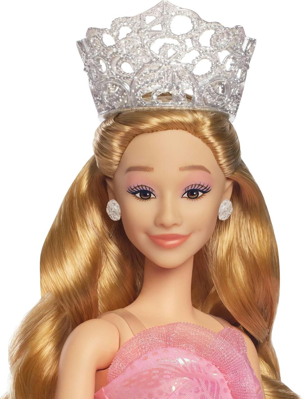 Лялька колекційна Mattel Universal Wicked Deluxe Glinda Добра чарівниця Глінда (JLG46) - фото 5 Лялька колекційна Mattel Universal Wicked Deluxe Glinda Добра чарівниця Глінда (JLG46) - фото 5