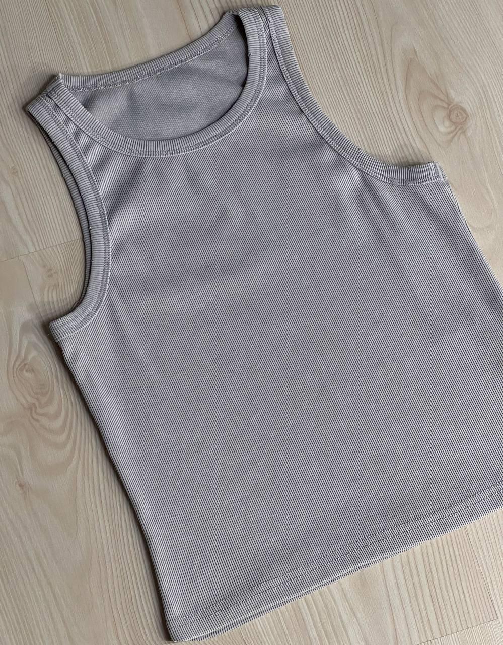 Женская майка AN 2733 в рубчик с порезанными швами OS Бежевый (26794580) - фото 2 Женская майка AN 2733 в рубчик с порезанными швами OS Бежевый (26794580) - фото 2