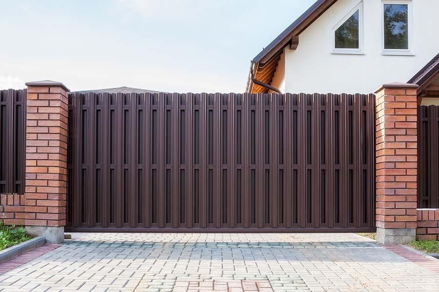 Евроштакетник металлический 2 м 0,45 мм матовый RAL 8017 Коричневый (sh-29083/2) - фото 4 Евроштакетник металлический 2 м 0,45 мм матовый RAL 8017 Коричневый (sh-29083/2) - фото 4