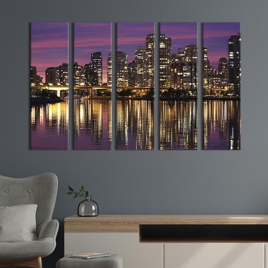 Модульная картина из 5 частей Отражение высоток мегаполиса в реке 155x95 см (320-51)