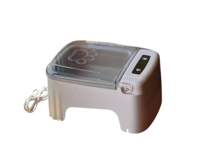 Кормушка автоматическая для кошек и собак с противоскользящими ножками и двойным таймером до 48 часов 600 мл