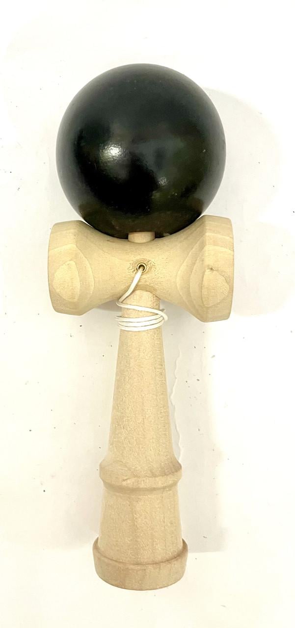 Кендамо дерев'яна з яскравою чорною кулею