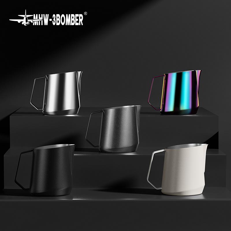 Питчер с ручкой для молока MHW-3BOMBER GT 600 мл Текстурированный серый (P5183-OS) - фото 3 Питчер с ручкой для молока MHW-3BOMBER GT 600 мл Текстурированный серый (P5183-OS) - фото 3