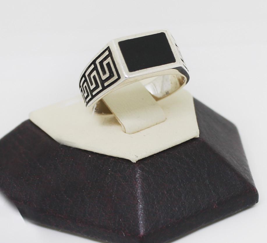 Кольцо серебряное с агатом р. 18,5 5,9 г (1021820347) Кольцо серебряное с агатом р. 18,5 5,9 г (1021820347)