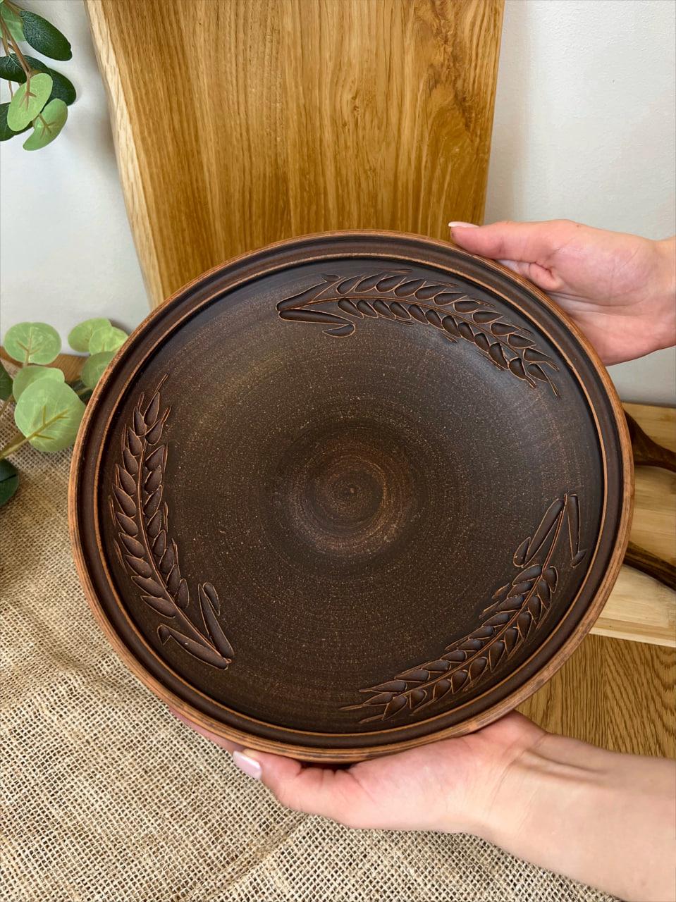 Фруктівниця керамічна глиняна різьблена колосок 26 см (3002-11) - фото 4 Фруктівниця керамічна глиняна різьблена колосок 26 см (3002-11) - фото 4