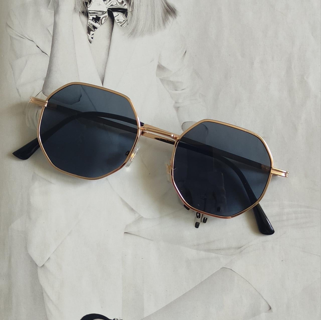 Солнцезащитные очки многоугольник Серый/Золотой (7694)