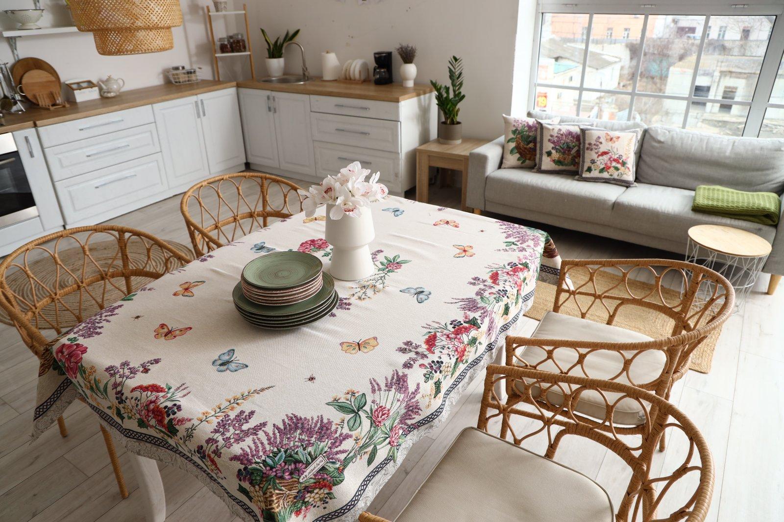 Скатерть для стола гобеленовая Лавандовое поле 130х140 см (026018) Скатерть для стола гобеленовая Лавандовое поле 130х140 см (026018)