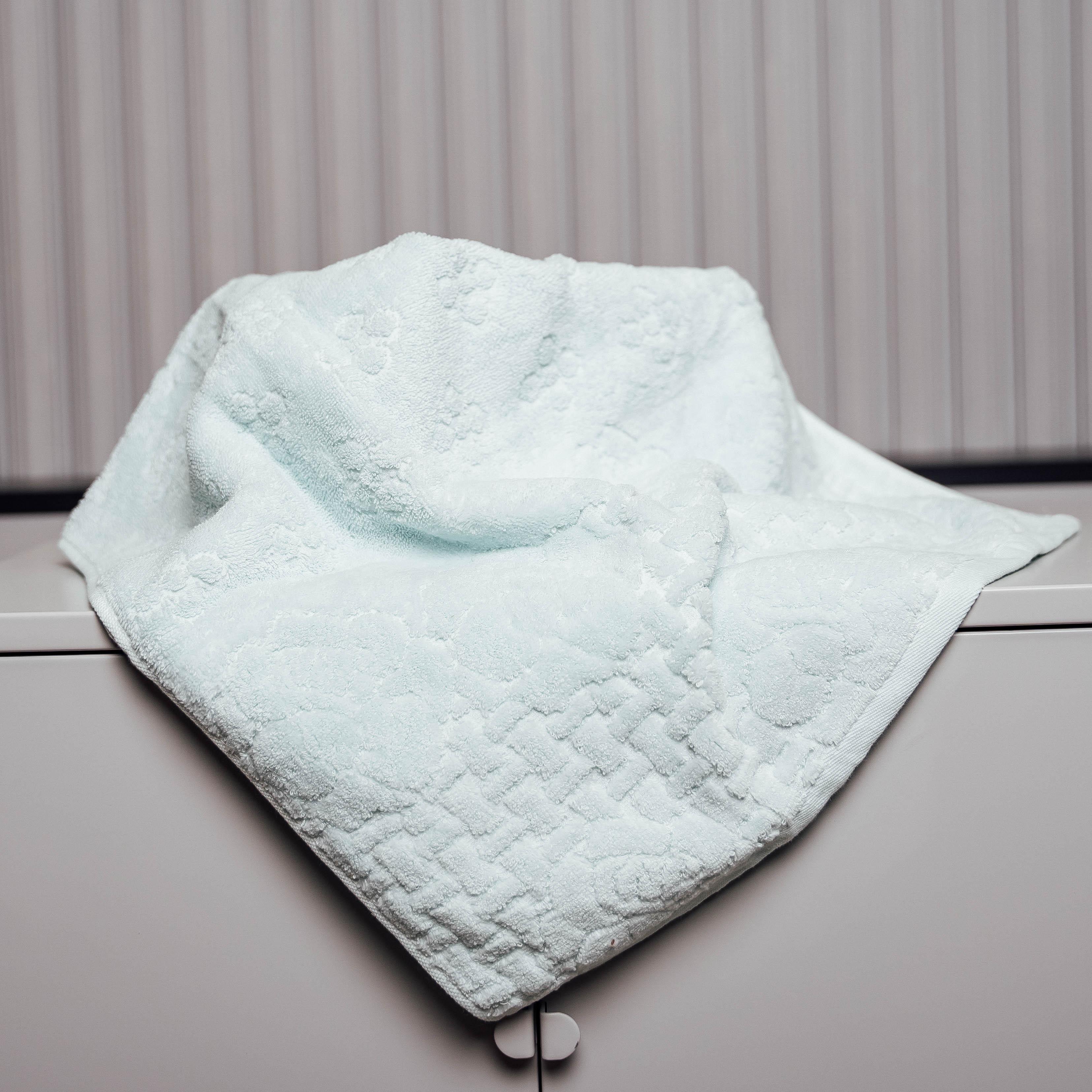 Полотенце банное VodaLux тиснение 140x70 см Светло-голубой (88142)