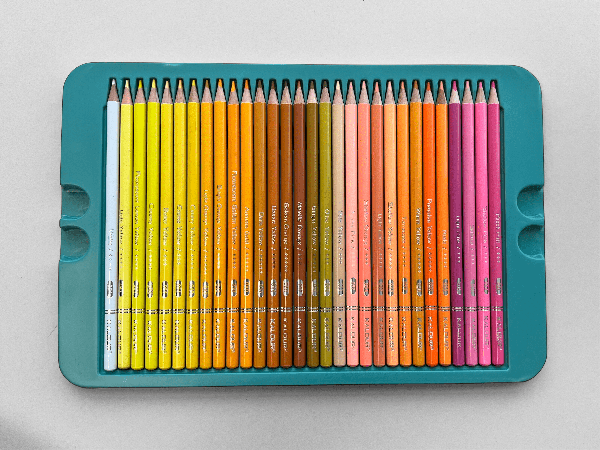 Набір олівців Kalour великий у металевому пеналі 240 кольорів - фото 4 Набір олівців Kalour великий у металевому пеналі 240 кольорів - фото 4