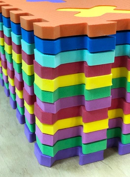 Килимок-пазл EVA Абетка та математика набір 1,08 м2 товщина 10 мм щільність 100 кг/м3 30х30 см 12 шт. - фото 6