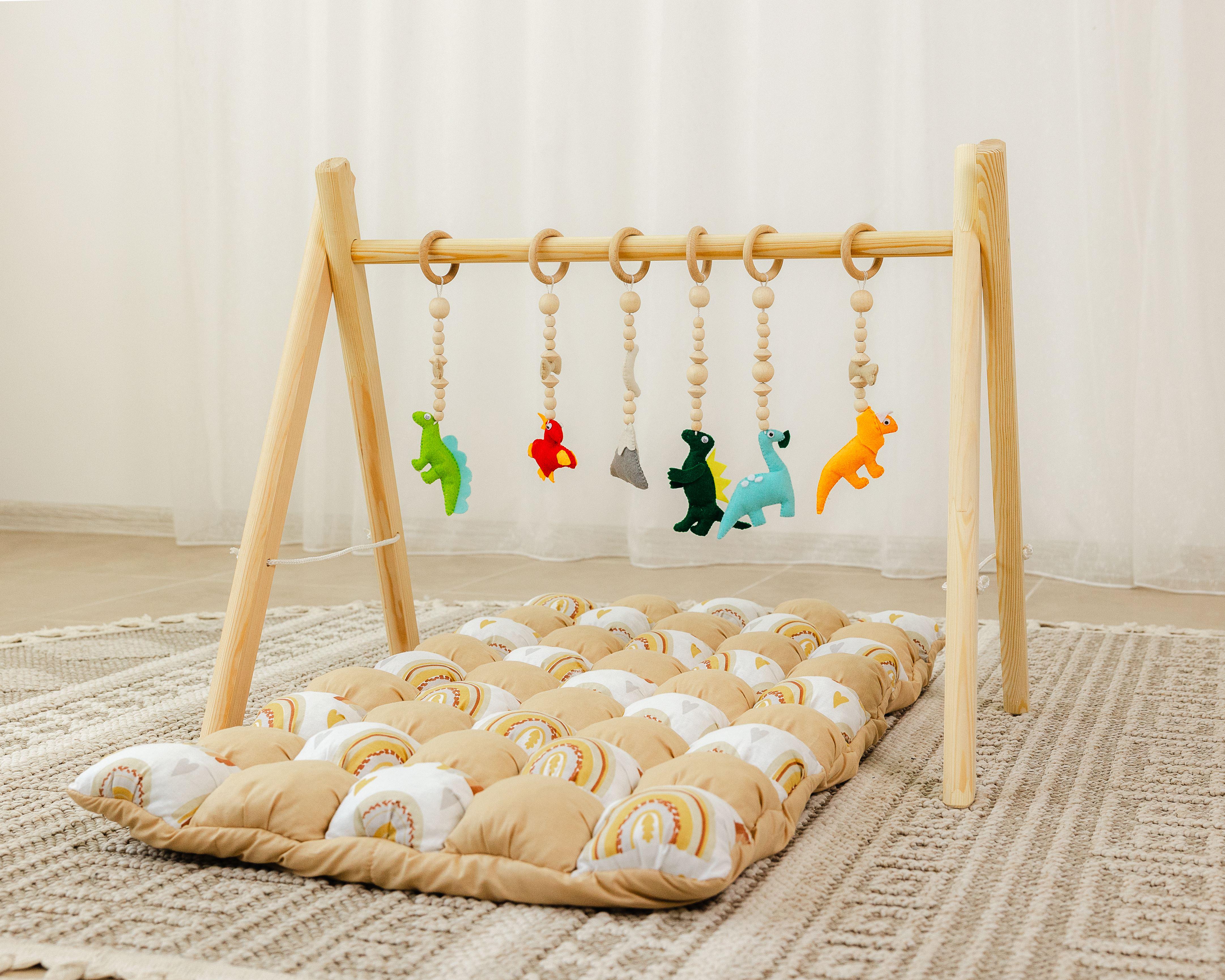 Мобиль напольный BabyGym Динозаврики с матрасом Rainbow (0002275)