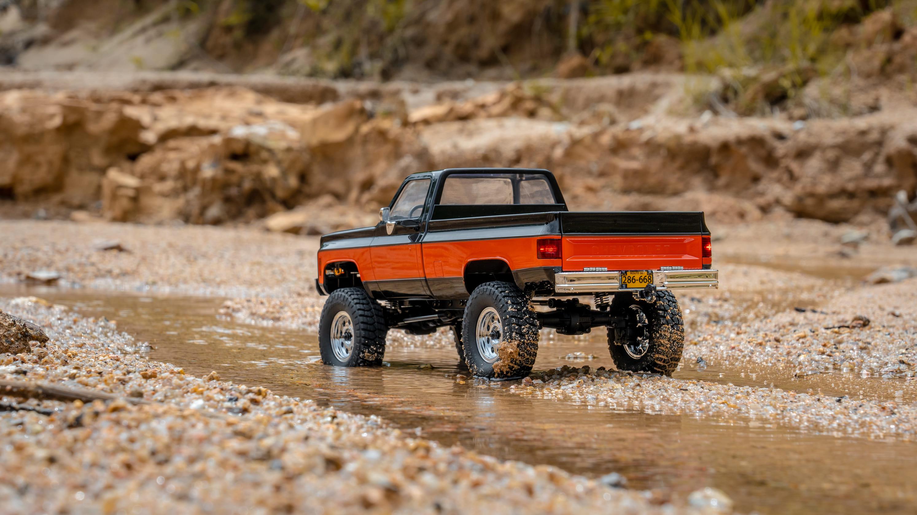 Машинка на радиоуправлении FMS 1:18 Chevrolet K10 RTR Черный - фото 7 Машинка на радиоуправлении FMS 1:18 Chevrolet K10 RTR Черный - фото 7