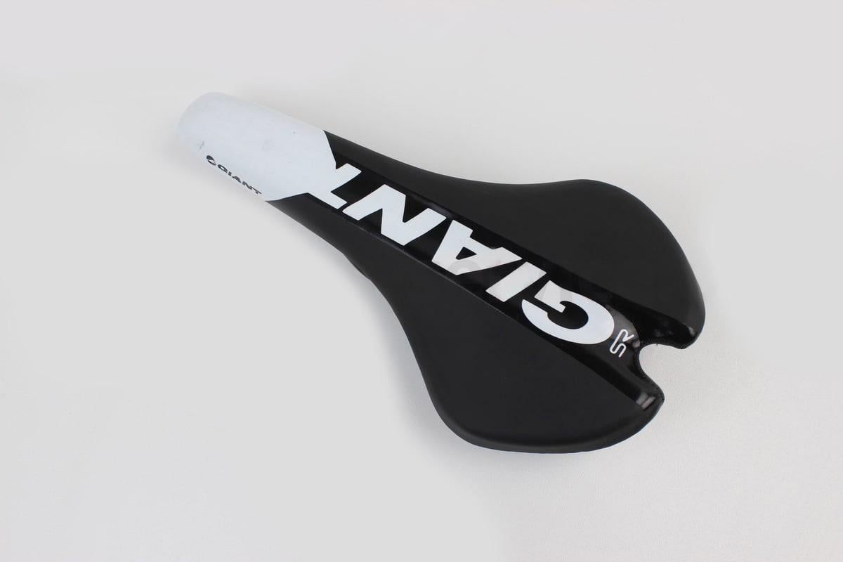 Сідло Giant на MTB Чорно-білий (VB-411422)