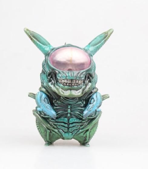 Фигурка Xenomorph Пикачу в образе чужого ПВХ 16 см