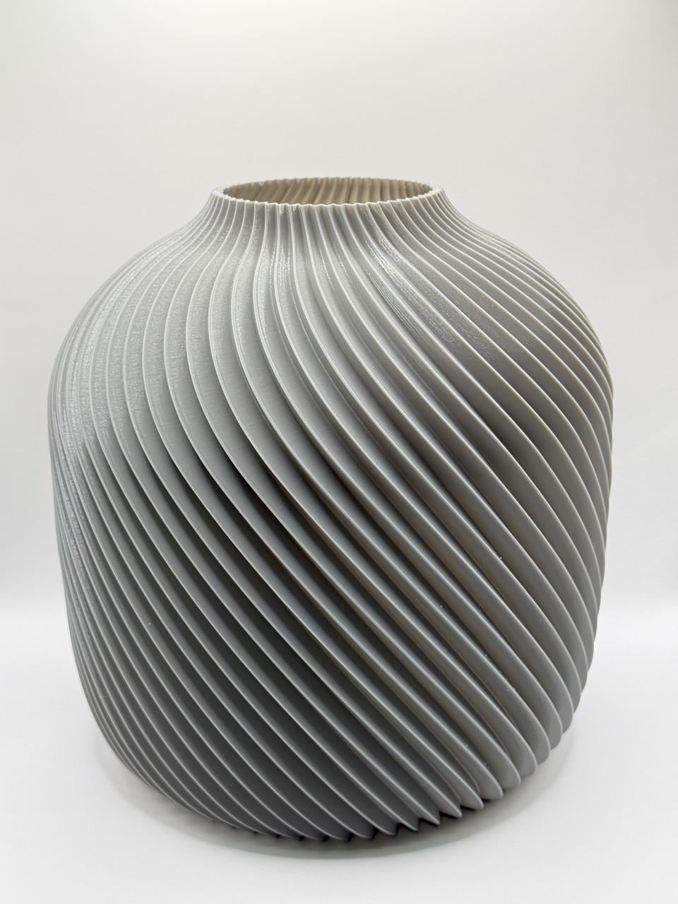 Ваза декоративная Spiral Grey пластик 24 см