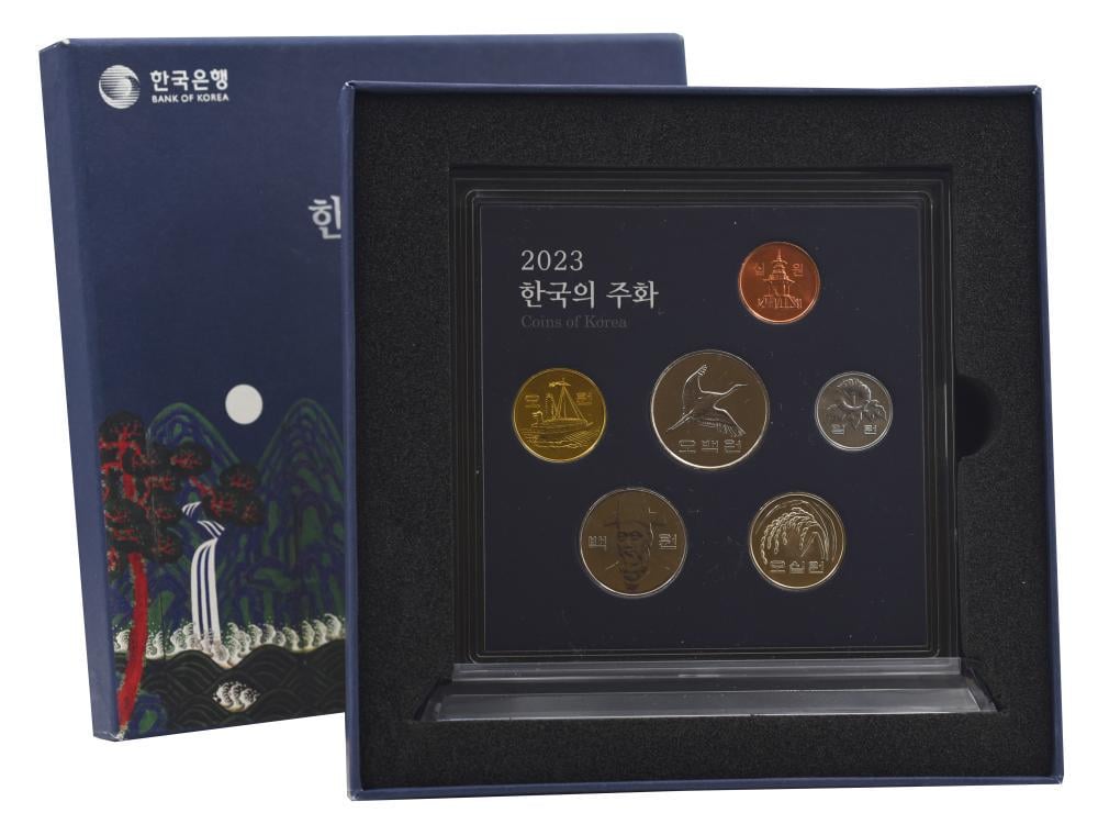 Коллекционные монеты Южная Корея из 6 монет 2023 UNC 1/5/10/50/100/500 вон в сувенирной упаковке (М25357)