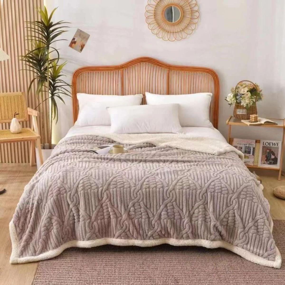 Плед на овчине Koloco евро 220х240 см Бежевый (39710) Плед на овчине Koloco евро 220х240 см Бежевый (39710)