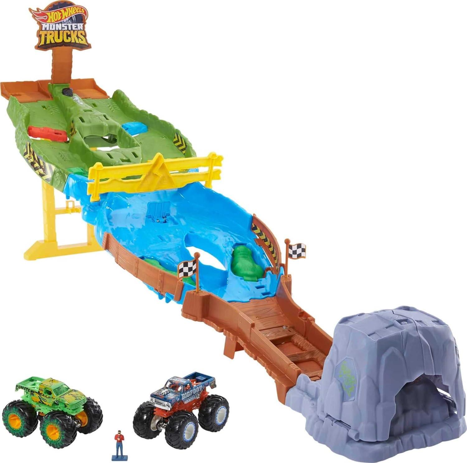 Фигурка Hot Wheels Monster Trucks Wreckin' Raceway (HWT41) - фото 1