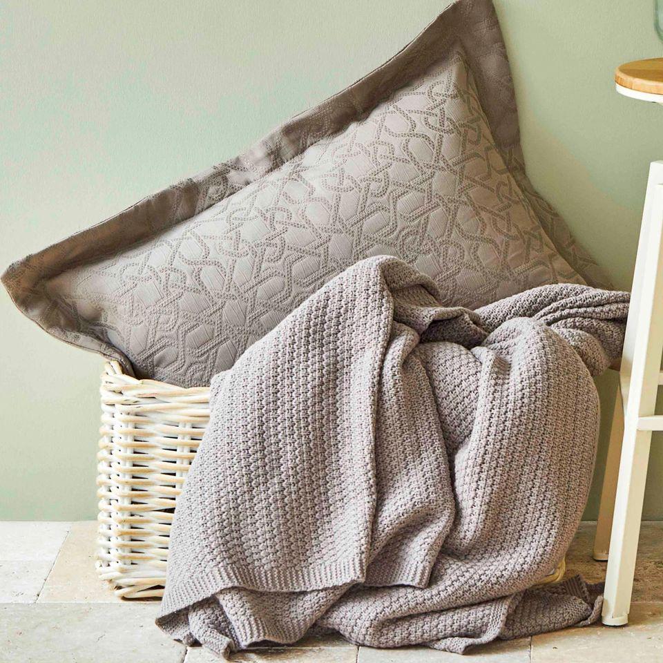 Покривало з наволочкою Karaca Home-Back To Basic vizon 160х240 см полуторний (63014) - фото 5 Покривало з наволочкою Karaca Home-Back To Basic vizon 160х240 см полуторний (63014) - фото 5