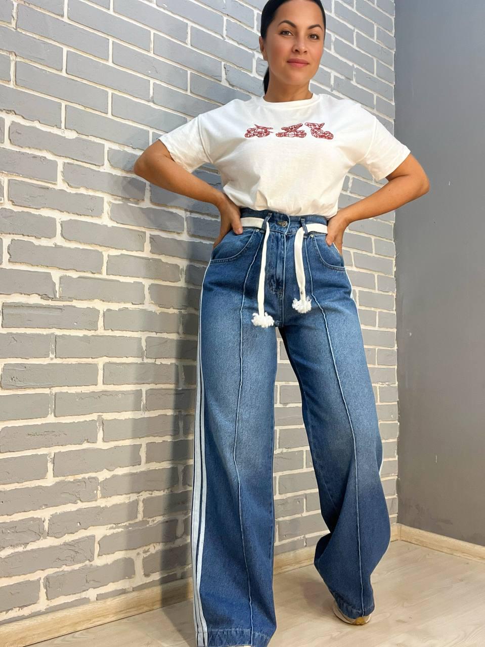 Джинсы женские Vonnavi 413-240 палаццо с лампасами пояс резинка шнурок р. 28 Синий (2568) - фото 10 Джинсы женские Vonnavi 413-240 палаццо с лампасами пояс резинка шнурок р. 28 Синий (2568) - фото 10