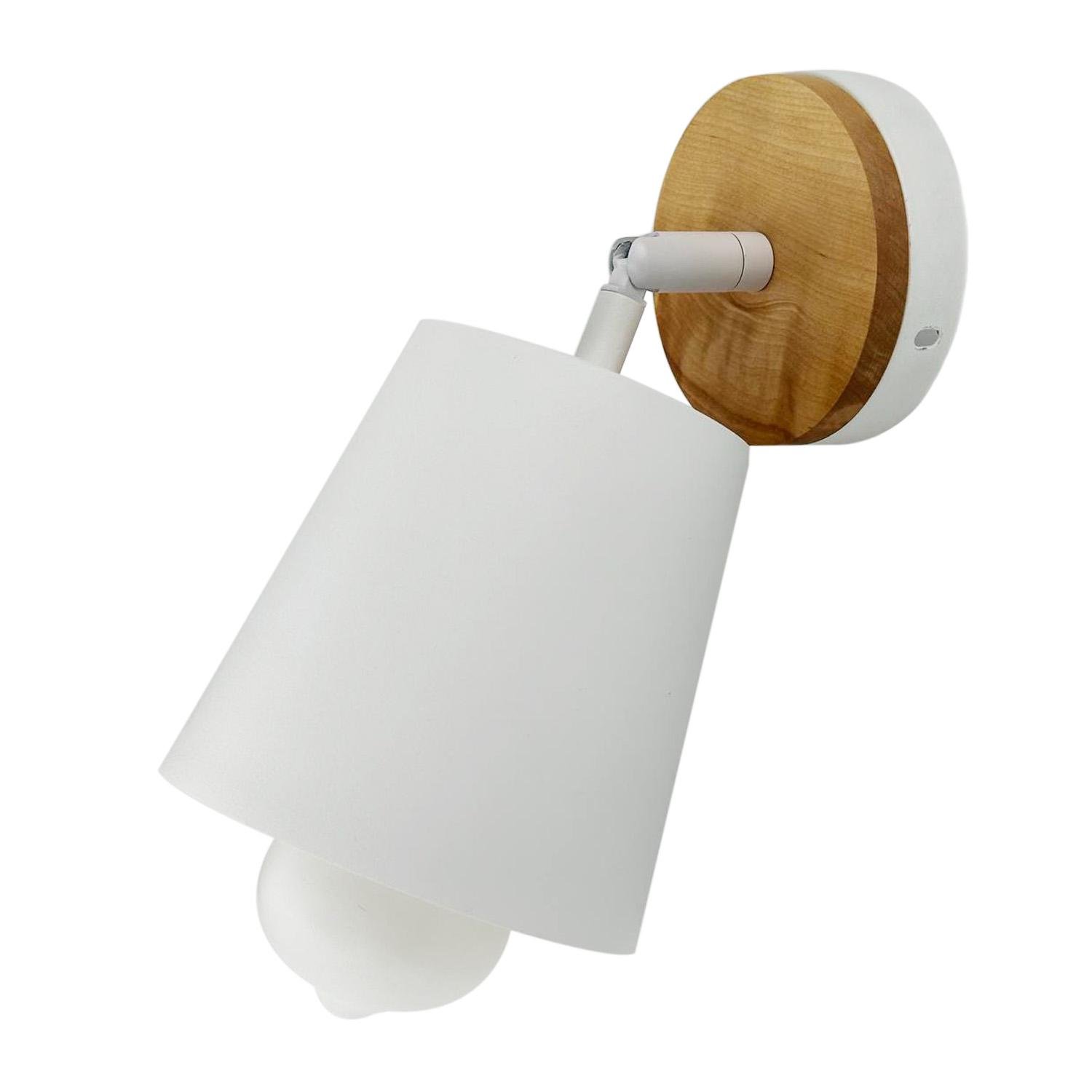 Настенный светильник Trevon с металлическим плафоном Белый