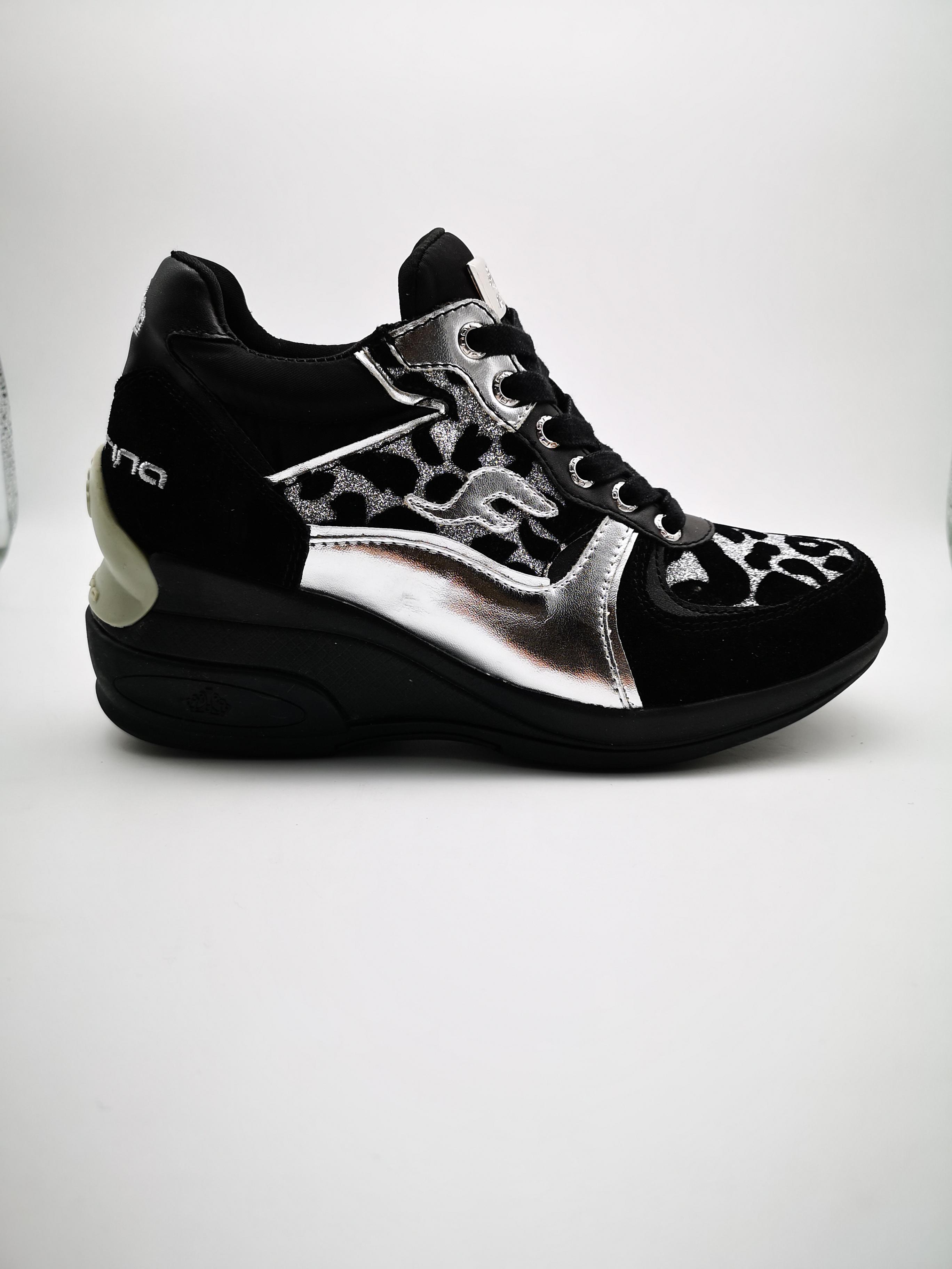 Кросівки жіночі Fornarina 37 p