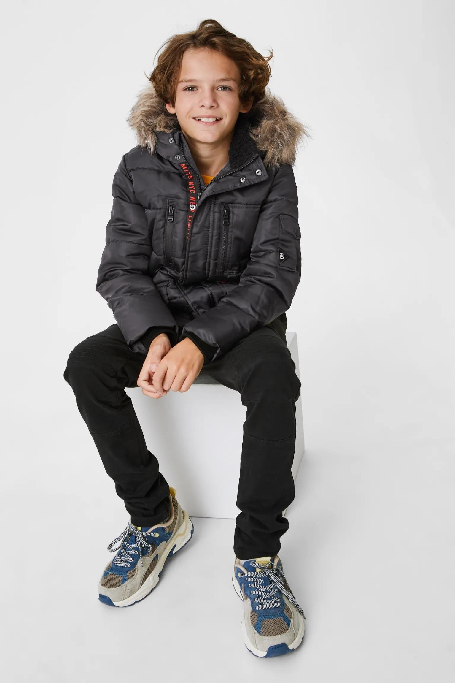 Куртка для хлопчика зимова C&A 146 см Black (21325901) - фото 5 Куртка для хлопчика зимова C&A 146 см Black (21325901) - фото 5