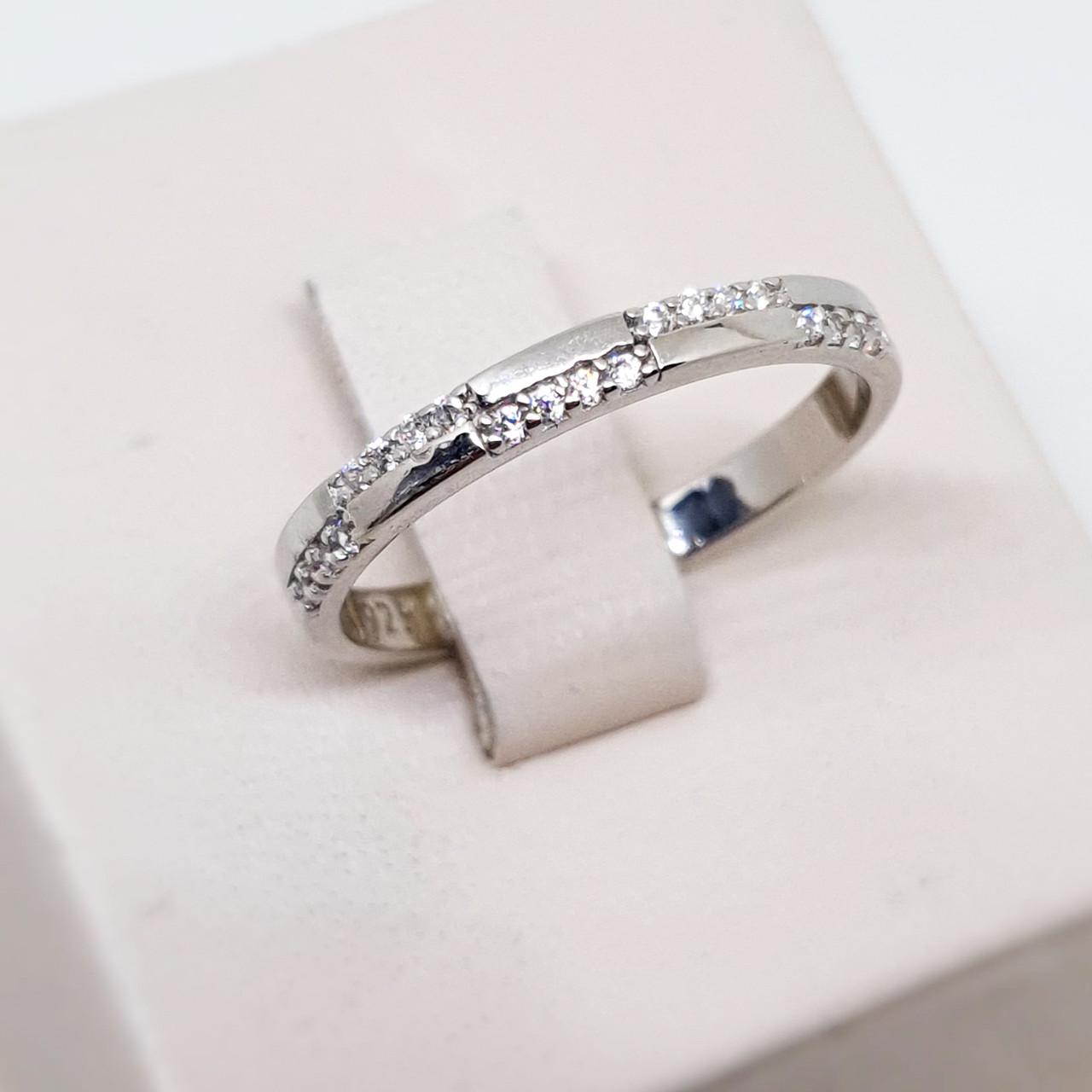 Кольцо серебряное с кубическим цирконием р. 18 1,8 г (1562229060)