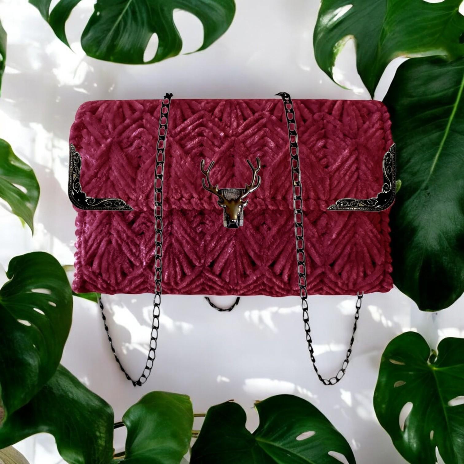 Набор для создания сумки из пластиковой канвы Черный олень №2 Бордовый (8093-19) - фото 7 Набор для создания сумки из пластиковой канвы Черный олень №2 Бордовый (8093-19) - фото 7