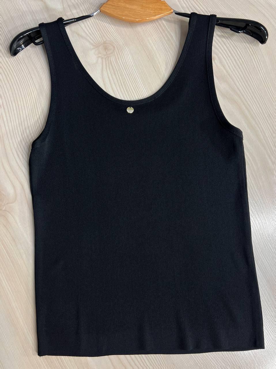 Майка жіноча A-N 2295 в рубчик з кулоном OS Чорний (26404728) - фото 2 Майка жіноча A-N 2295 в рубчик з кулоном OS Чорний (26404728) - фото 2