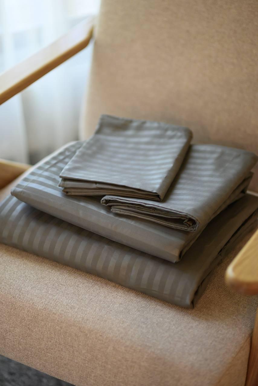 Комплект постільної білизни Signorina Siena зі страйп-сатину сімейний 50x70/70x70 Теплий сірий (004S) - фото 4