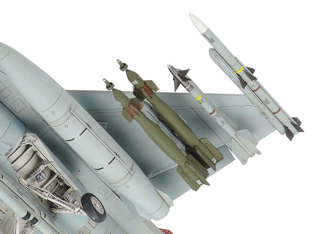 Сборная модель Tamiya самолет 1:48 F-16C Block 25/32 (61101-000) - фото 7