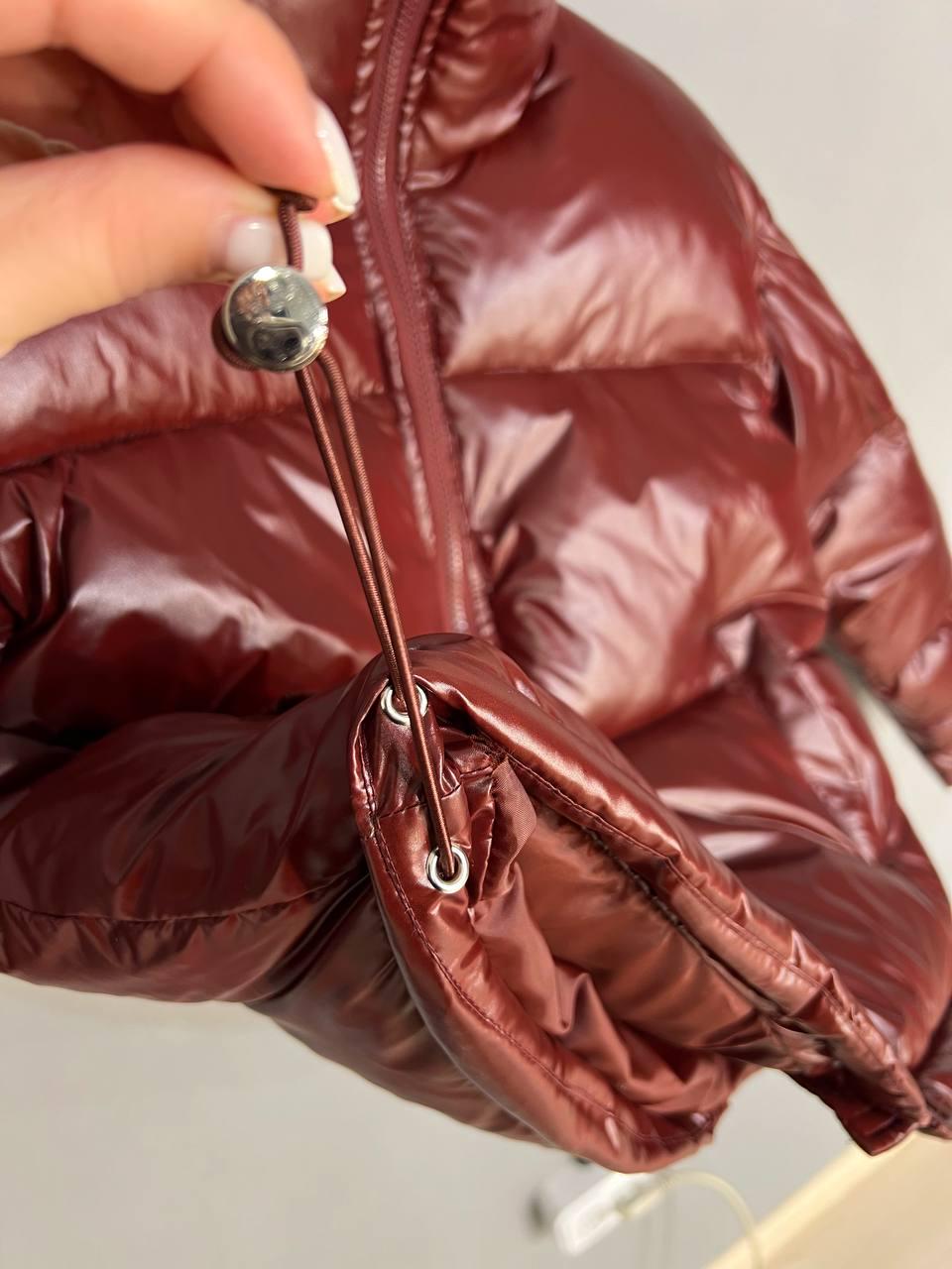 Куртка женская Lady Yep 9073 глянцевая пуффер с карманами без капюшона короткая р. 44 Бордовый (3535) - фото 10