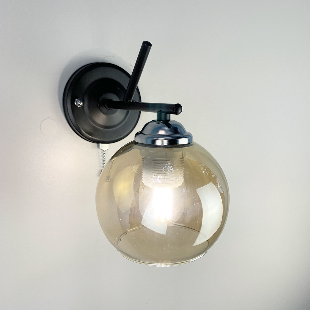 Светильник настенный LNF-17513/1W BK/CH/AB с янтарным плафоном с выключателем Черный