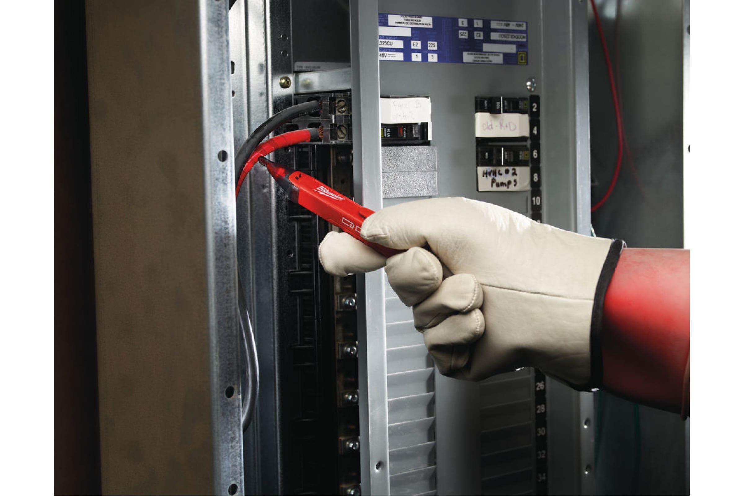 Безконтактний індикатор напруги MILWAUKEE 2200-40 (4932352561) - фото 4 Безконтактний індикатор напруги MILWAUKEE 2200-40 (4932352561) - фото 4