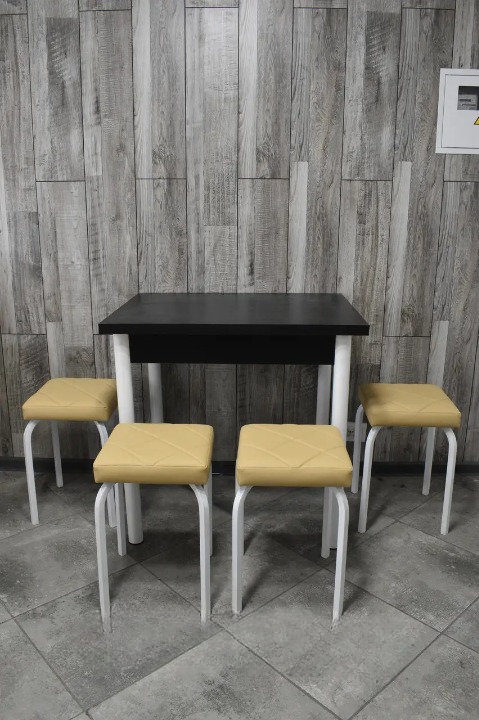 Кухонний комплект Оскар стіл розкладний/табурети 4 шт. Tutti Lux 60х80/80х120х75 см Чорний/Бежевий (28375003)