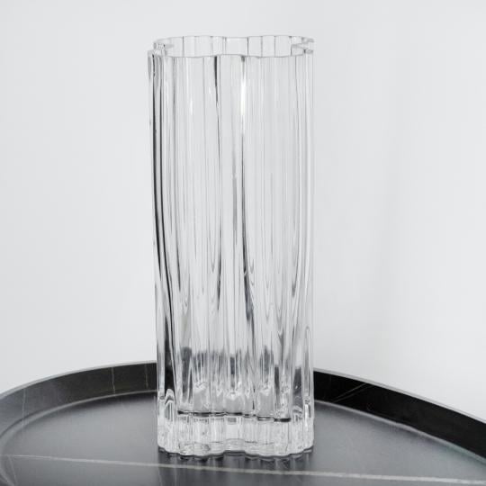 Ваза стеклянная Elisey Лепестки чистоты 25 см (9099-006)