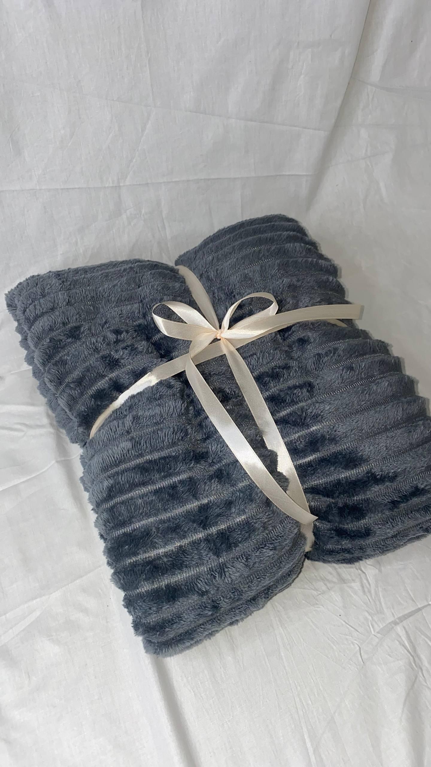 Плед-покривало Colorful Home Шарпей 180х200 см (color12080) - фото 2 Плед-покривало Colorful Home Шарпей 180х200 см (color12080) - фото 2